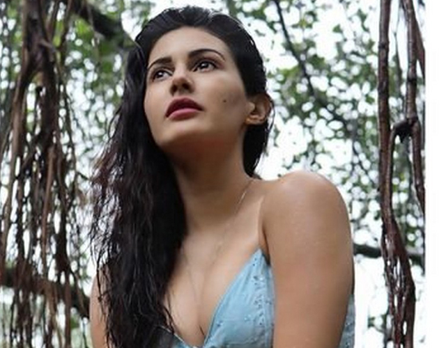 Amyra Dastur Pics